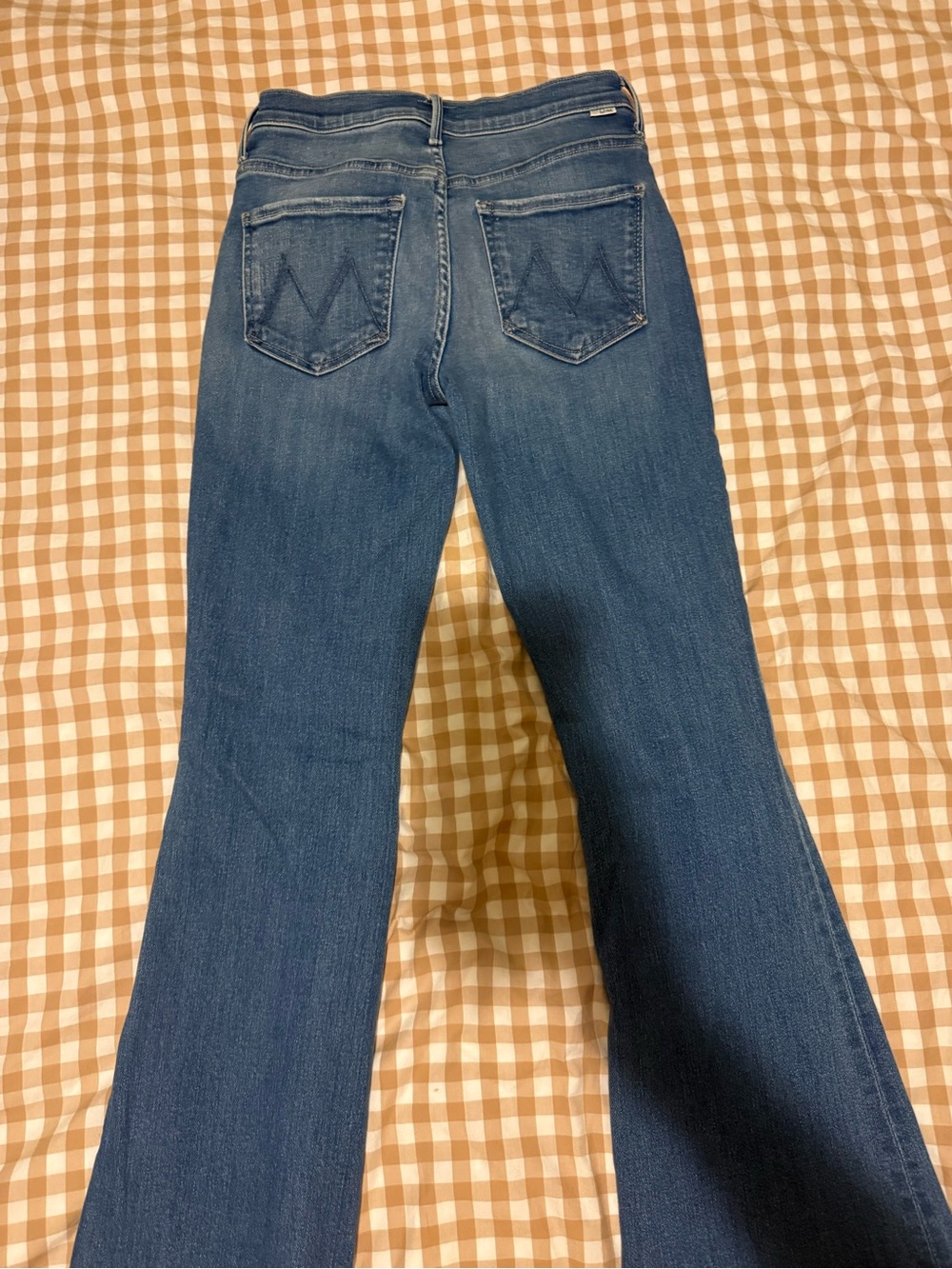 MOTHER the weekender mid rise flared jeans in layover size 26 - Picture 4 of 6